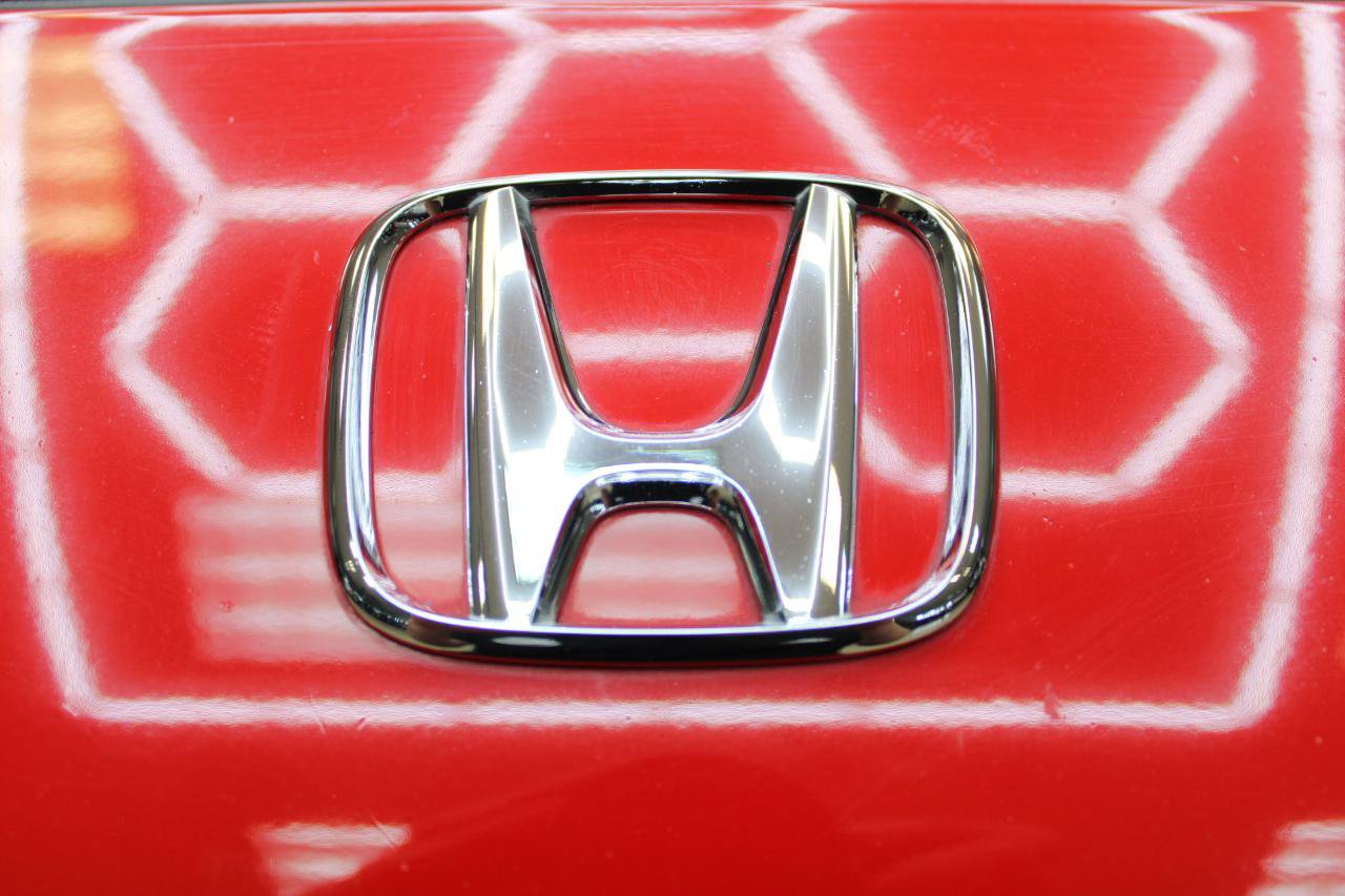 Used 2002 Honda S2000 image 13