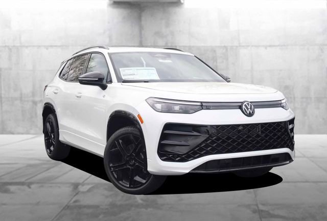 New 2026 Volkswagen Tiguan SE R-Line image 2