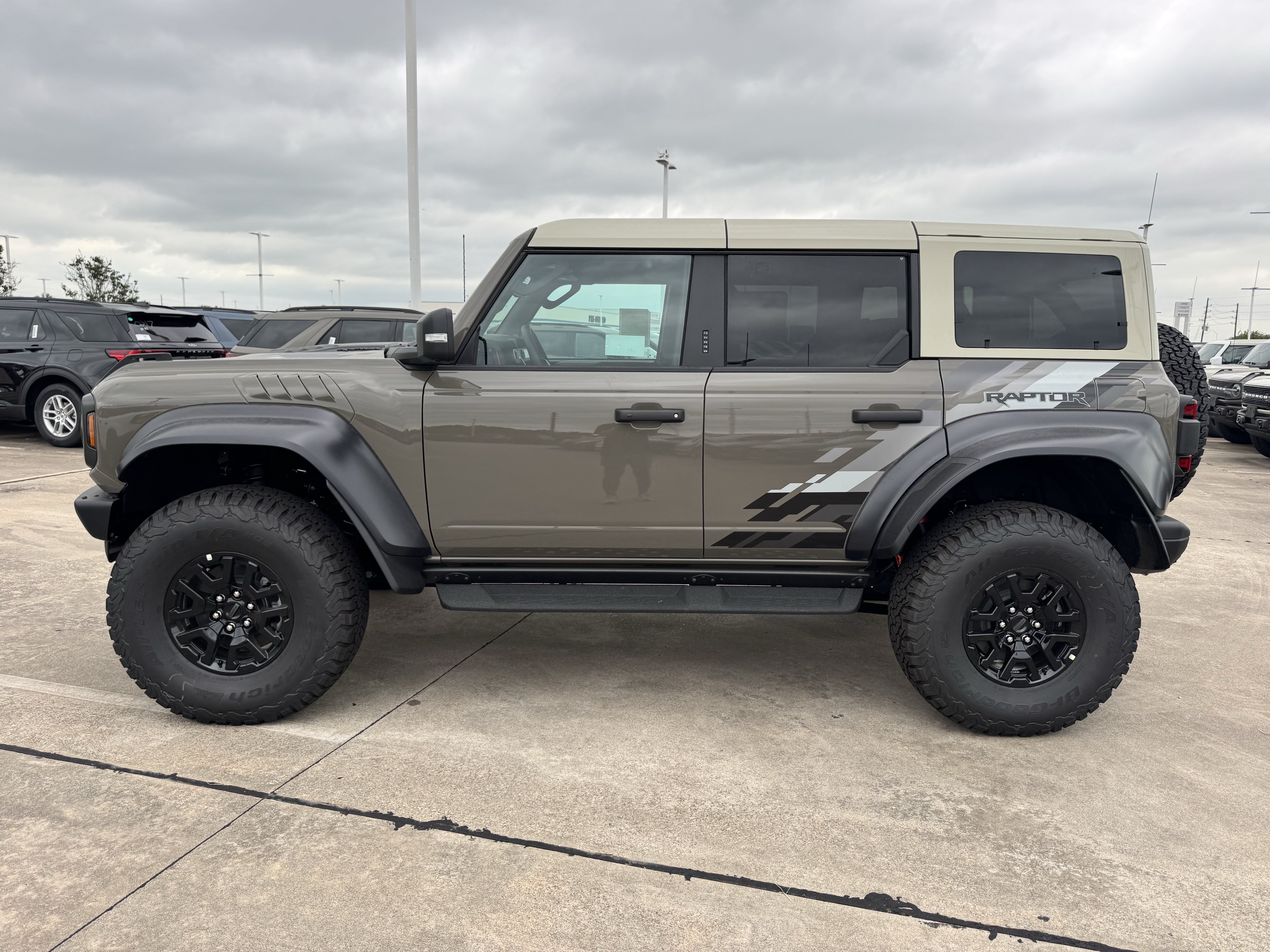New 2026 Ford Bronco Raptor AWD/4WD image 5