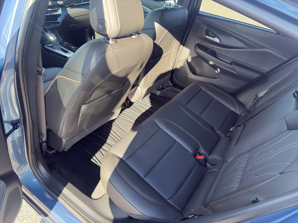 Used 2025 Buick Envista Avenir image 12