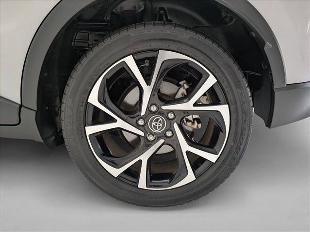 Used 2019 Toyota C-HR Limited FWD image 22