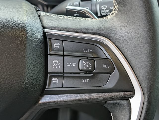 Used 2023 Jeep Grand Cherokee L Limited AWD/4WD image 20