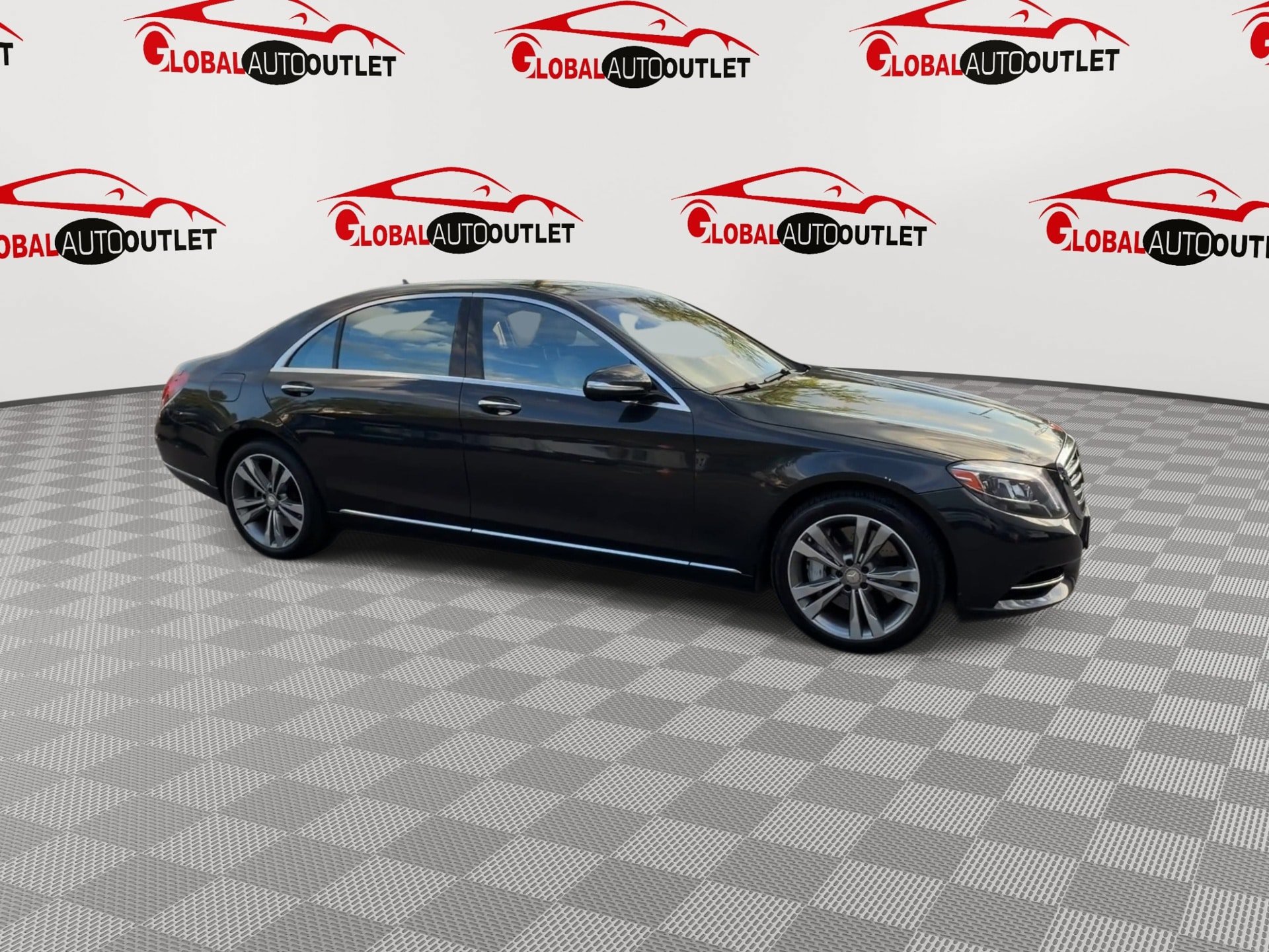Used 2016 Mercedes-Benz S 550 4MATIC Sedan image 2