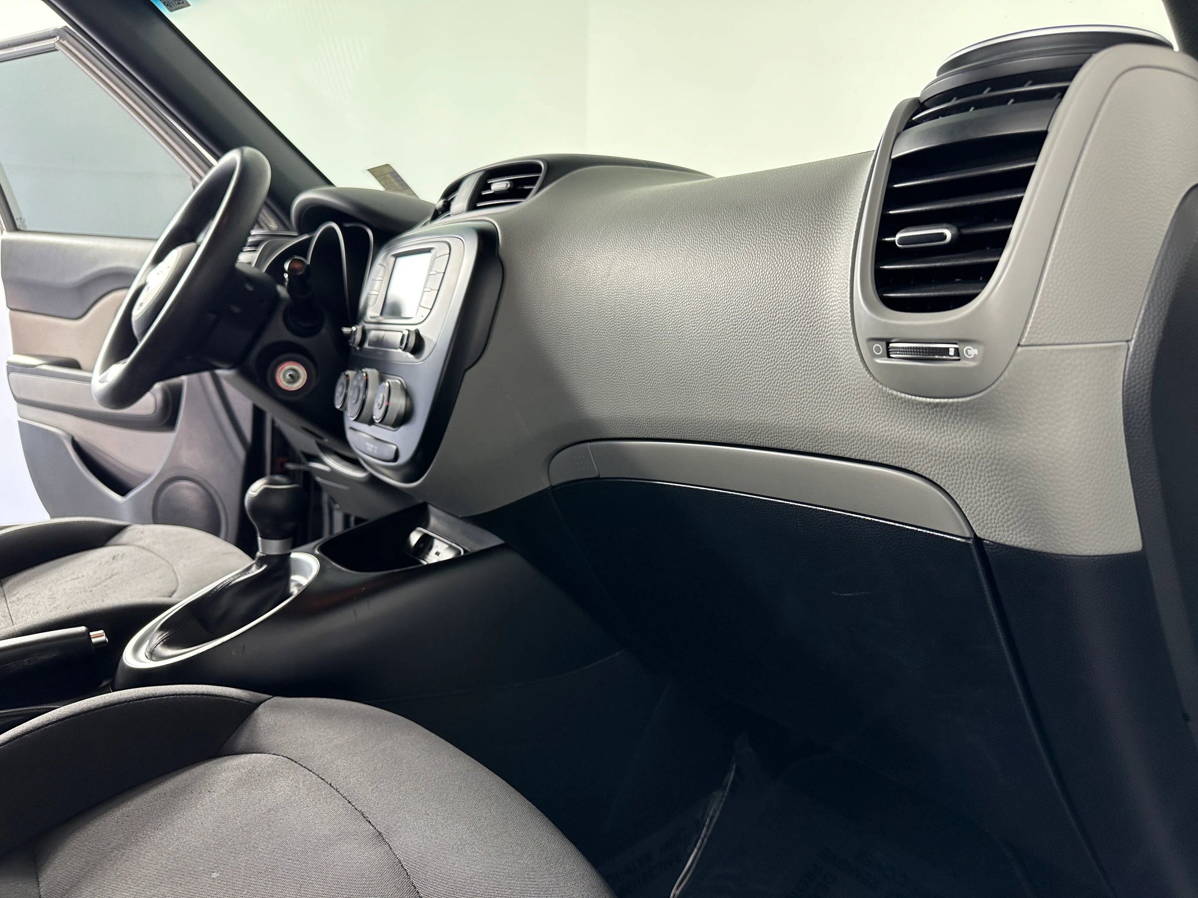 Used 2019 Kia Soul image 37