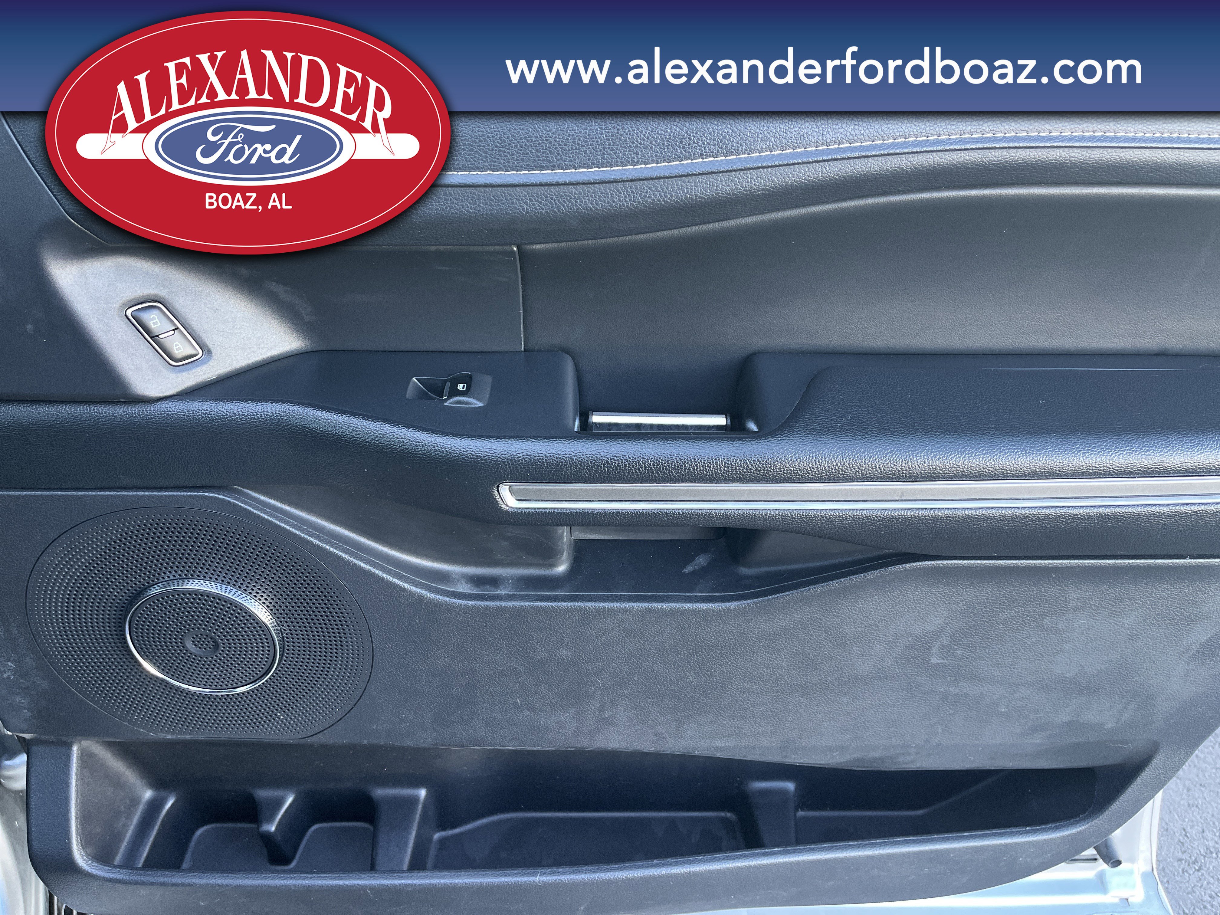 Used 2024 Ford Expedition XLT image 15