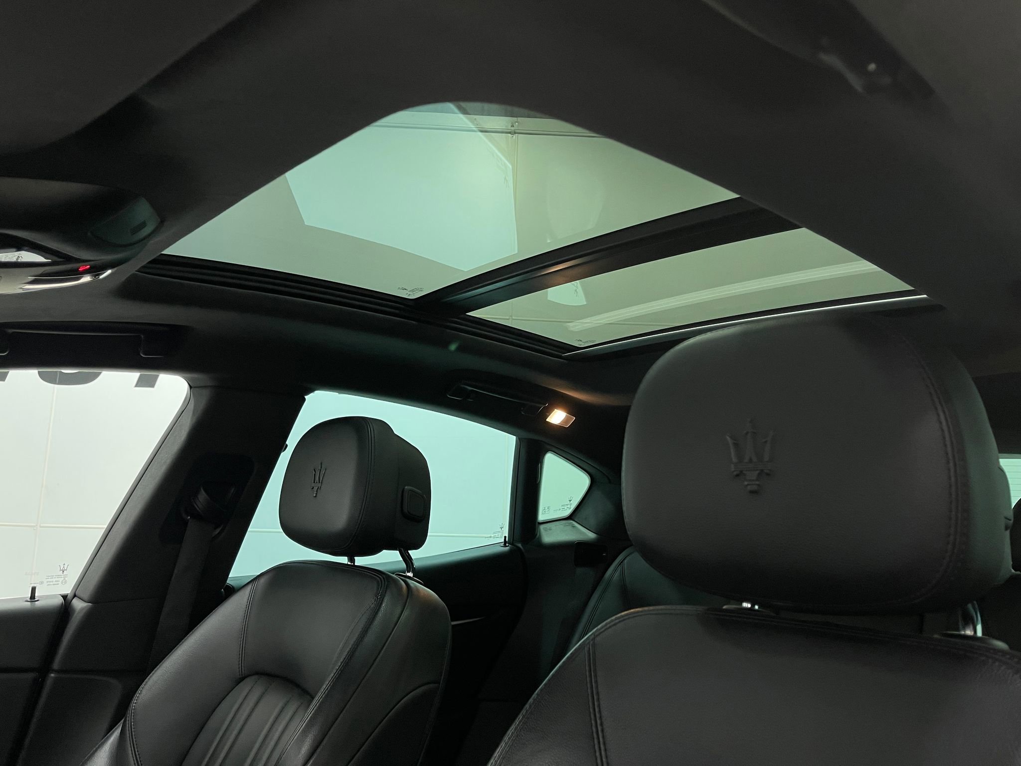 Used 2021 Maserati Levante image 10