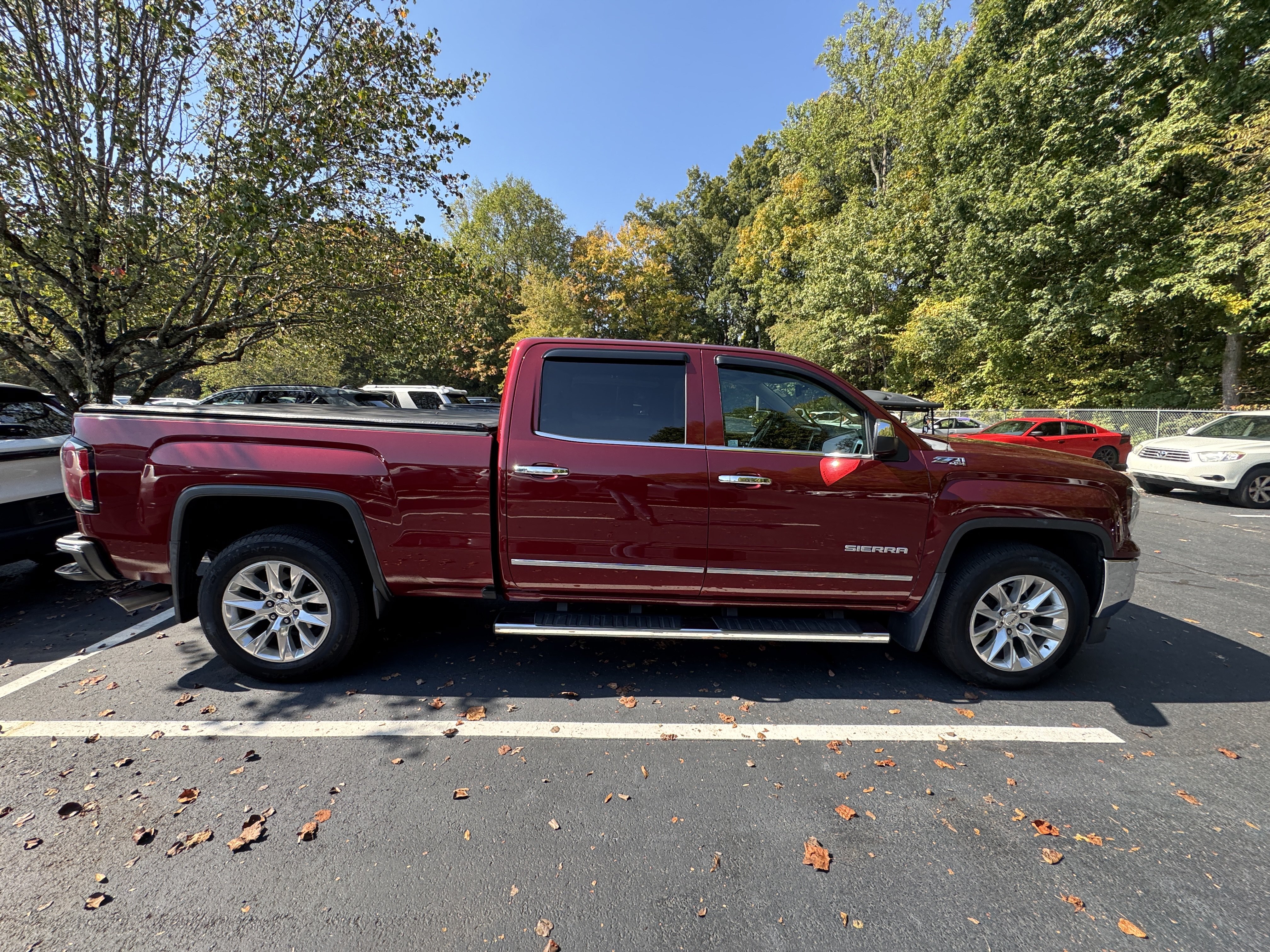 Used 2017 GMC Sierra 1500 SLT AWD/4WD image 4