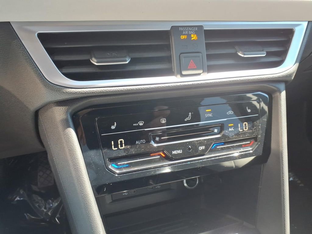 New 2026 Volkswagen Taos SE AWD/4WD image 11