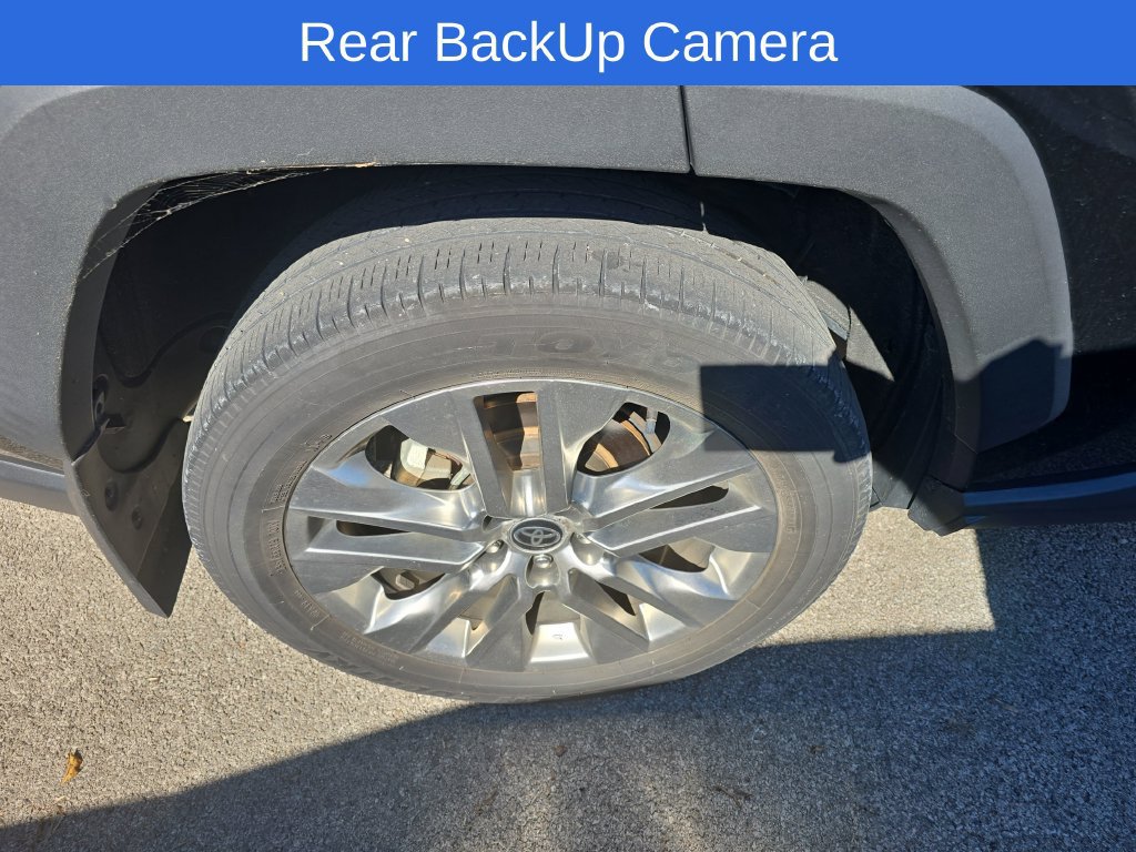 Used 2021 Toyota RAV4 XLE Premium AWD/4WD image 7