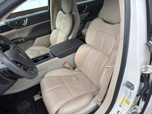 Used 2019 Lincoln Continental Reserve image 13