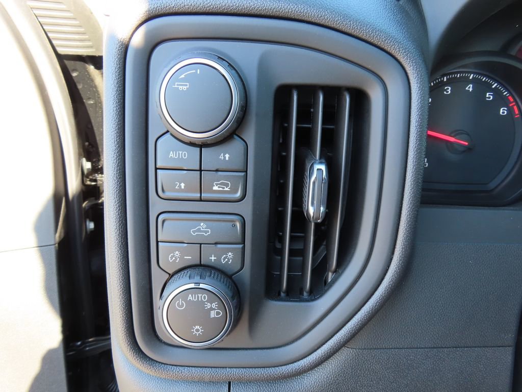 New 2026 Chevrolet Silverado 1500 W/T image 11