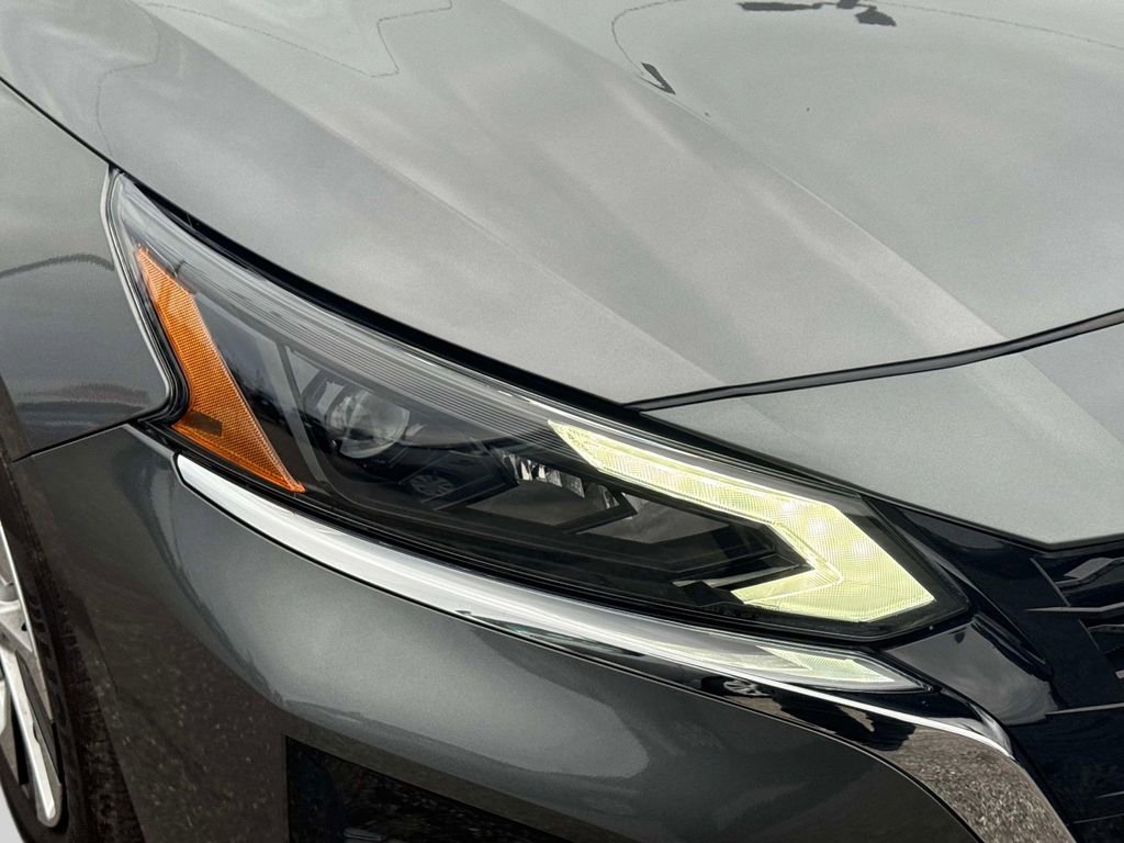 Used 2025 Nissan Altima 2.5 S image 9
