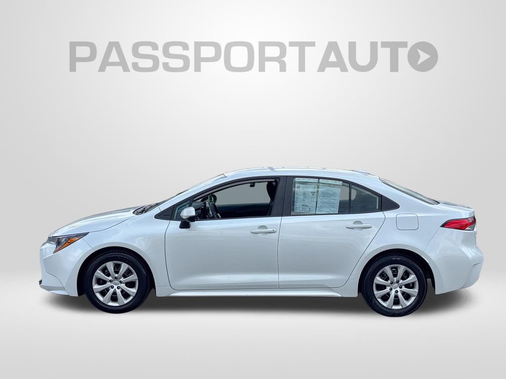 Used 2025 Toyota Corolla LE FWD image 2
