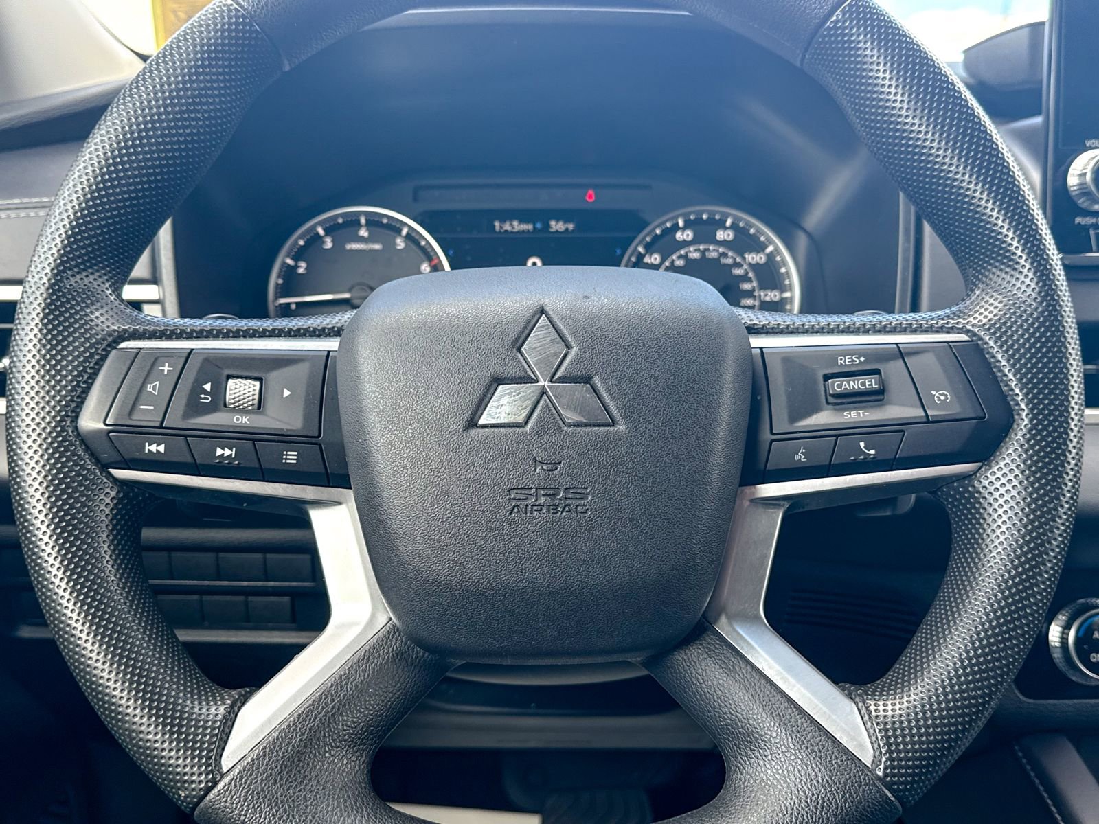 Used 2024 Mitsubishi Outlander ES image 41