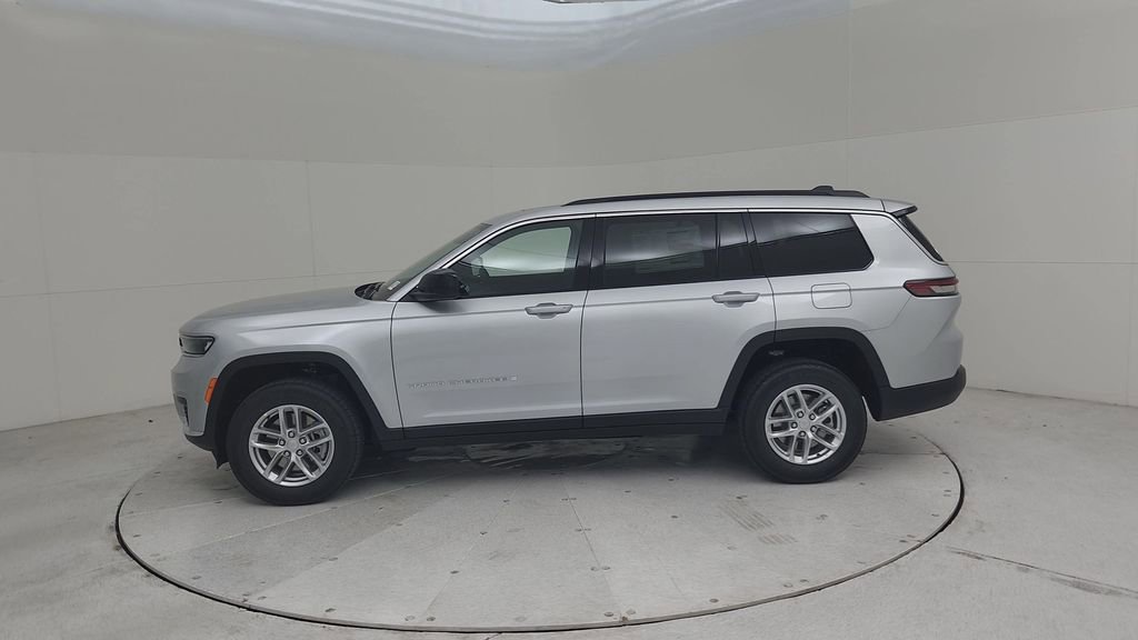 New 2025 Jeep Grand Cherokee L Laredo image 9
