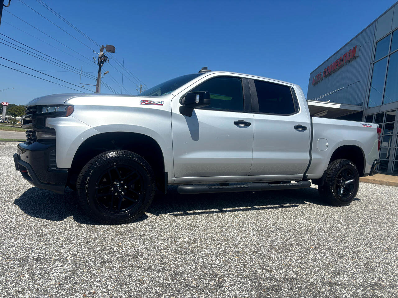 Used 2020 Chevrolet Silverado 1500 LT Trail Boss image 2