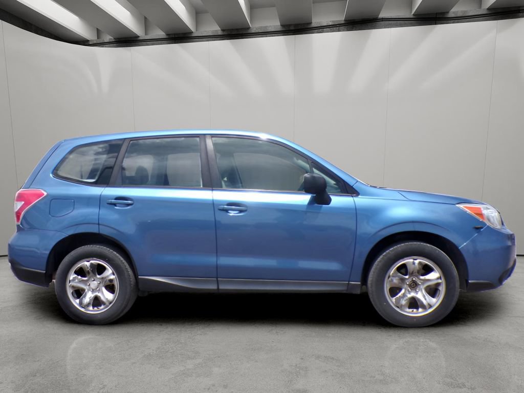 Used 2016 Subaru Forester 2.5i AWD/4WD image 6