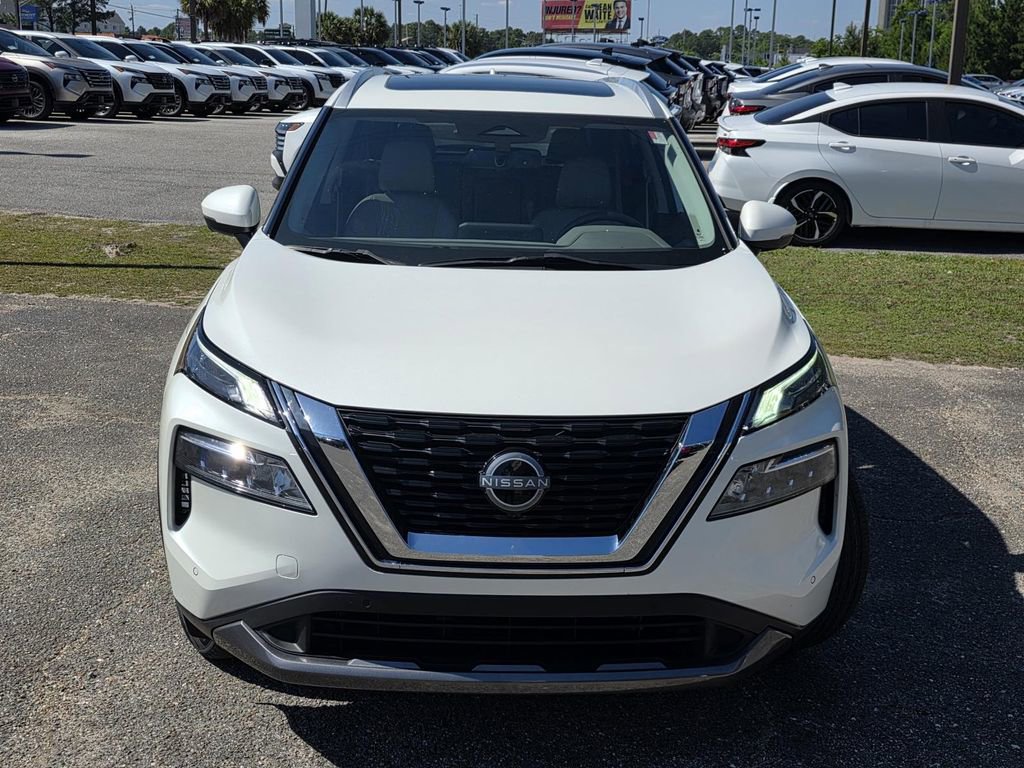 Used 2023 Nissan Rogue SL w/ SL Premium Package FWD image 3