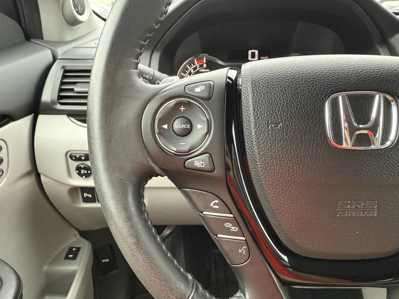 Used 2016 Honda Pilot Touring image 18