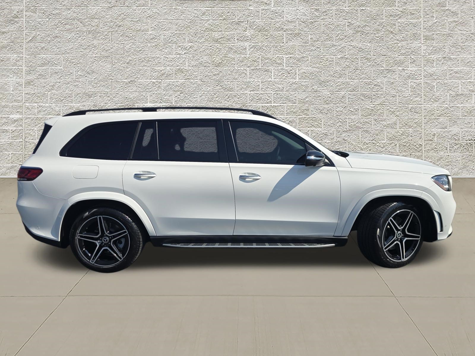 Used 2023 Mercedes-Benz GLS 450 4MATIC image 8