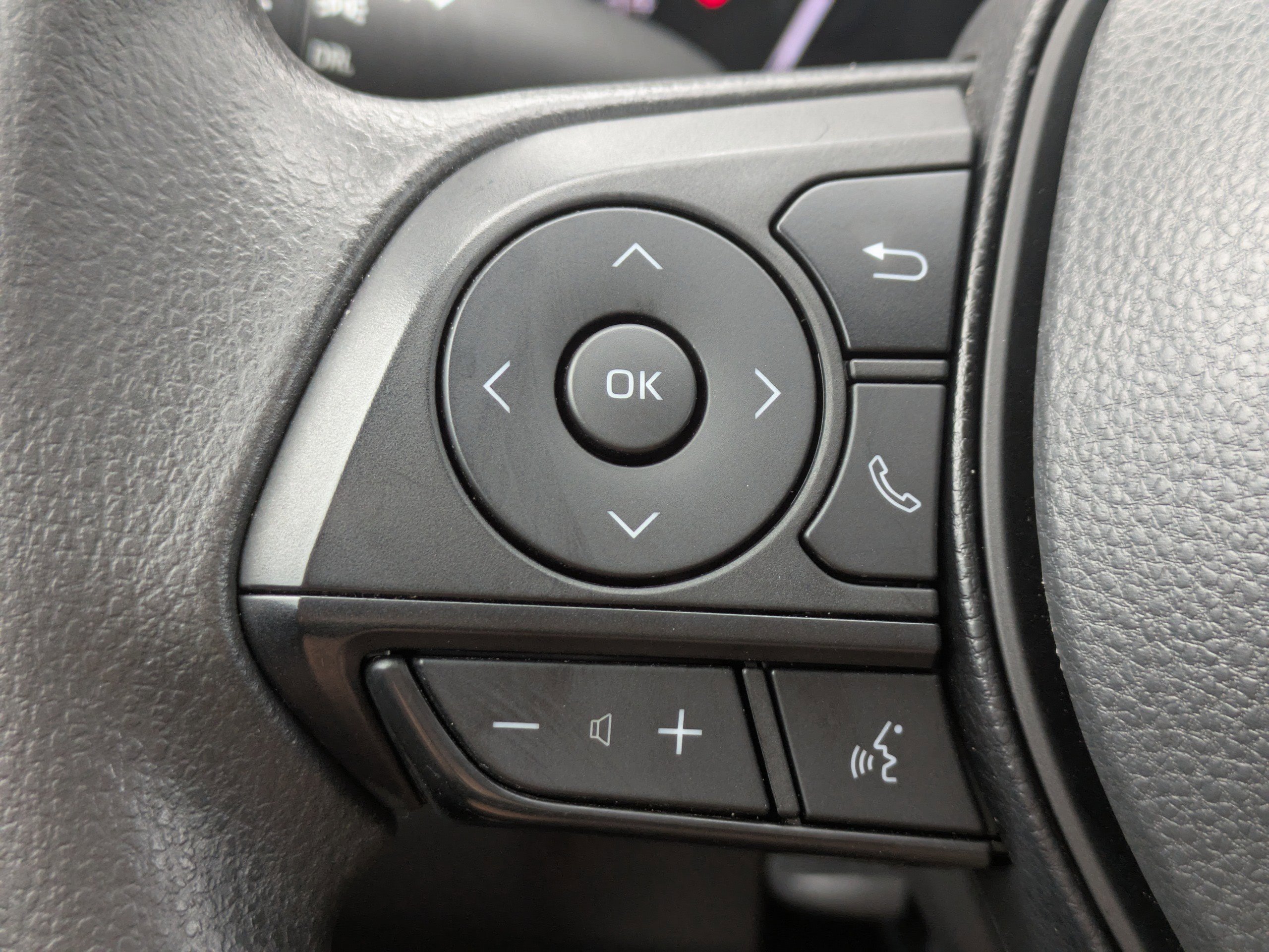 Used 2023 Toyota RAV4 LE image 25