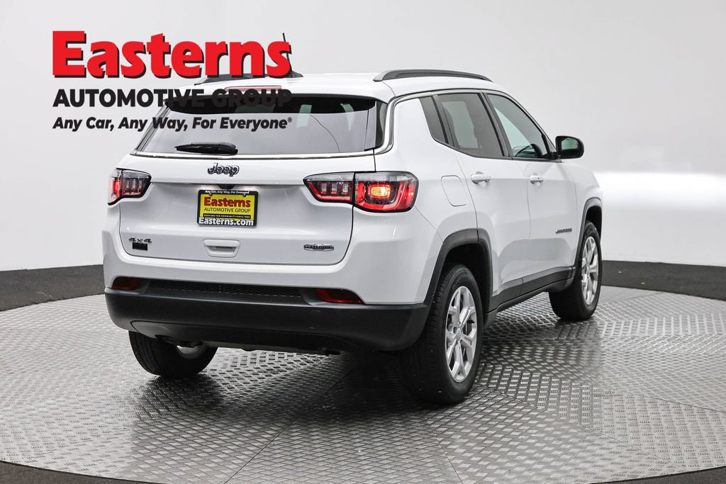 Used 2024 Jeep Compass Latitude AWD/4WD image 5