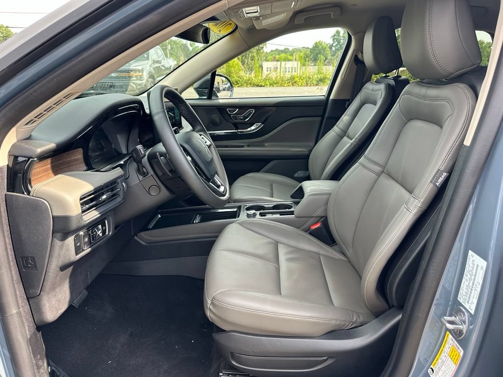Used 2025 Lincoln Corsair Reserve FWD image 12