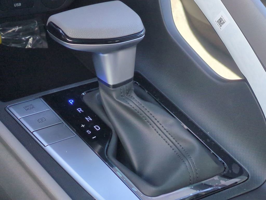 Certified 2026 Hyundai Elantra SE FWD image 17