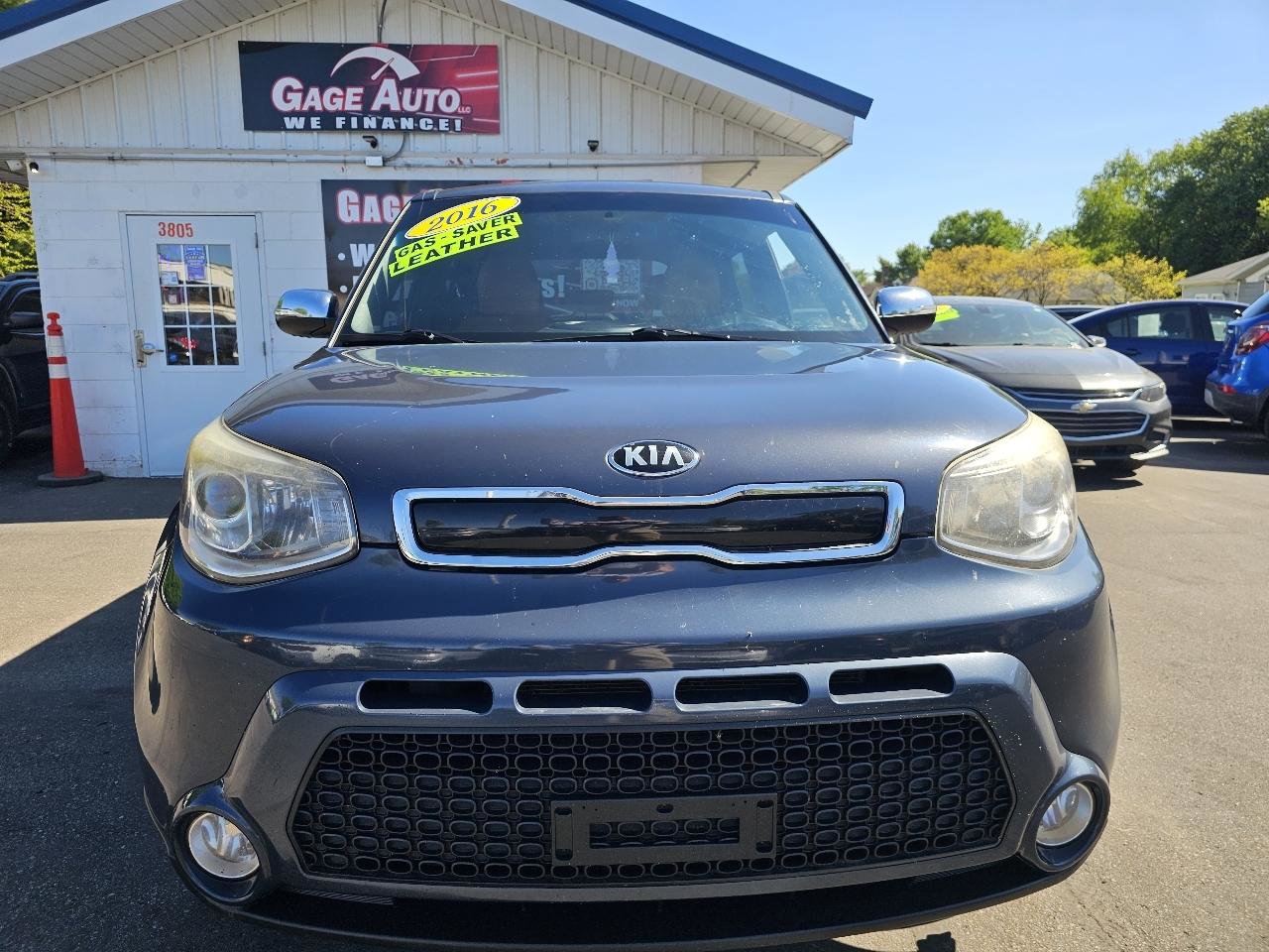 Used 2016 Kia Soul ! w/ Umber Package 1 FWD image 3