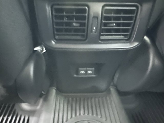 Used 2023 Toyota RAV4 SE image 19