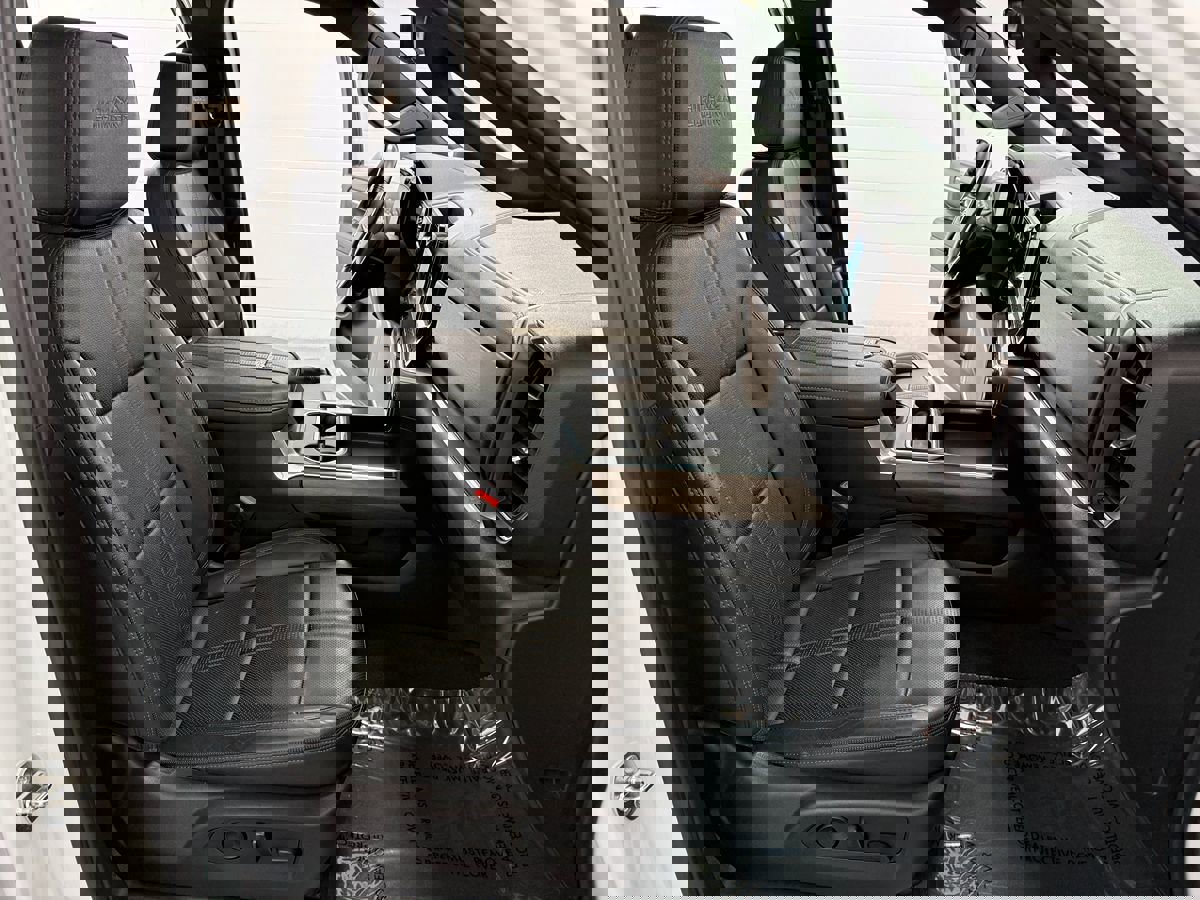 Used 2024 Chevrolet Silverado 2500 High Country w/ High Country Premium Package image 19