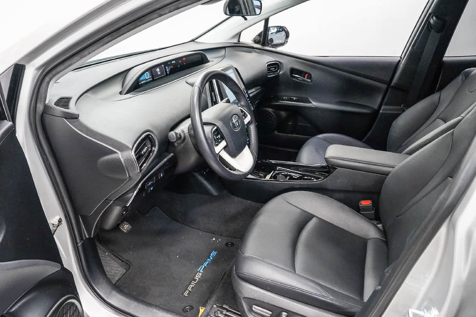 Used 2018 Toyota Prius Prime Premium w/ Carpet Mat Package FWD image 17