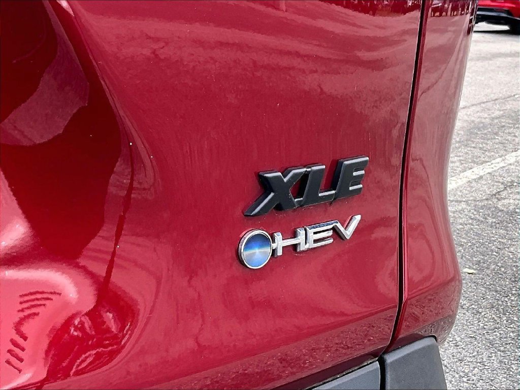 Used 2025 Toyota RAV4 XLE w/ Convenience Package AWD/4WD image 29