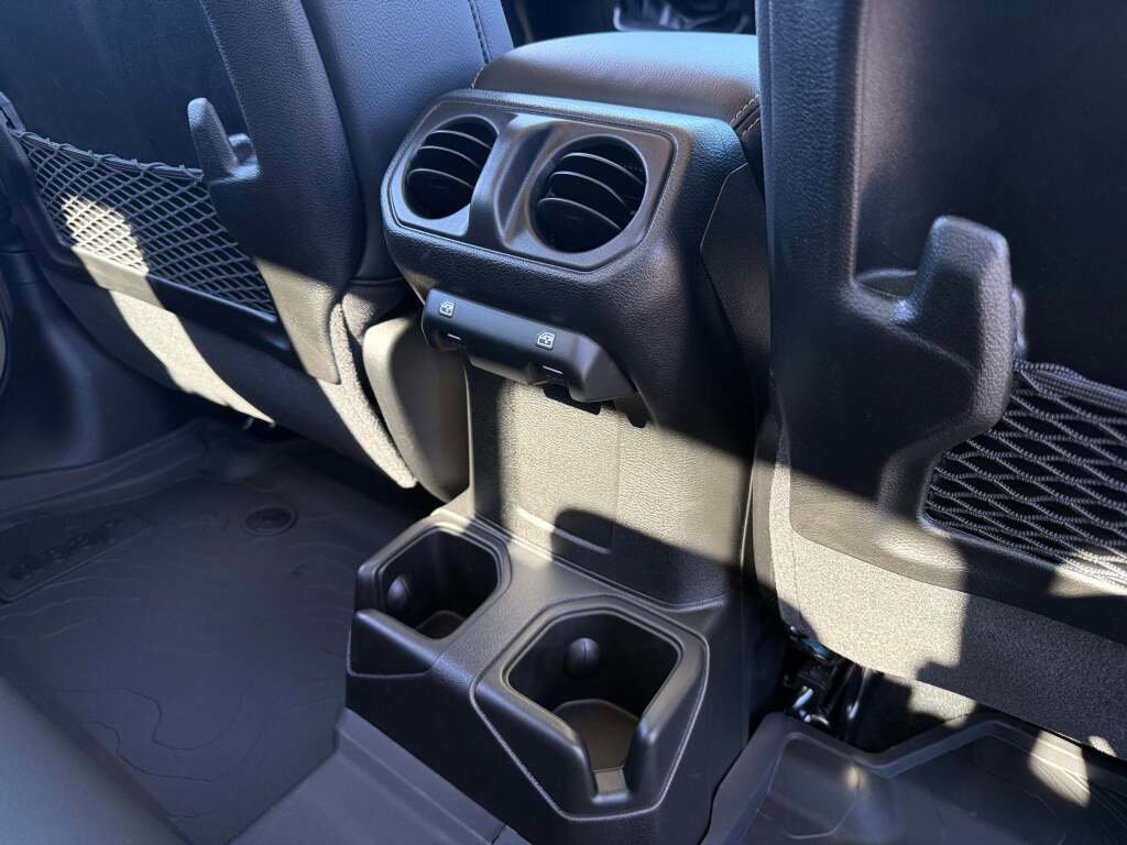 New 2025 Jeep Gladiator Sport image 25