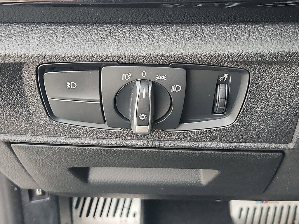 Used 2017 BMW 230i Coupe image 25