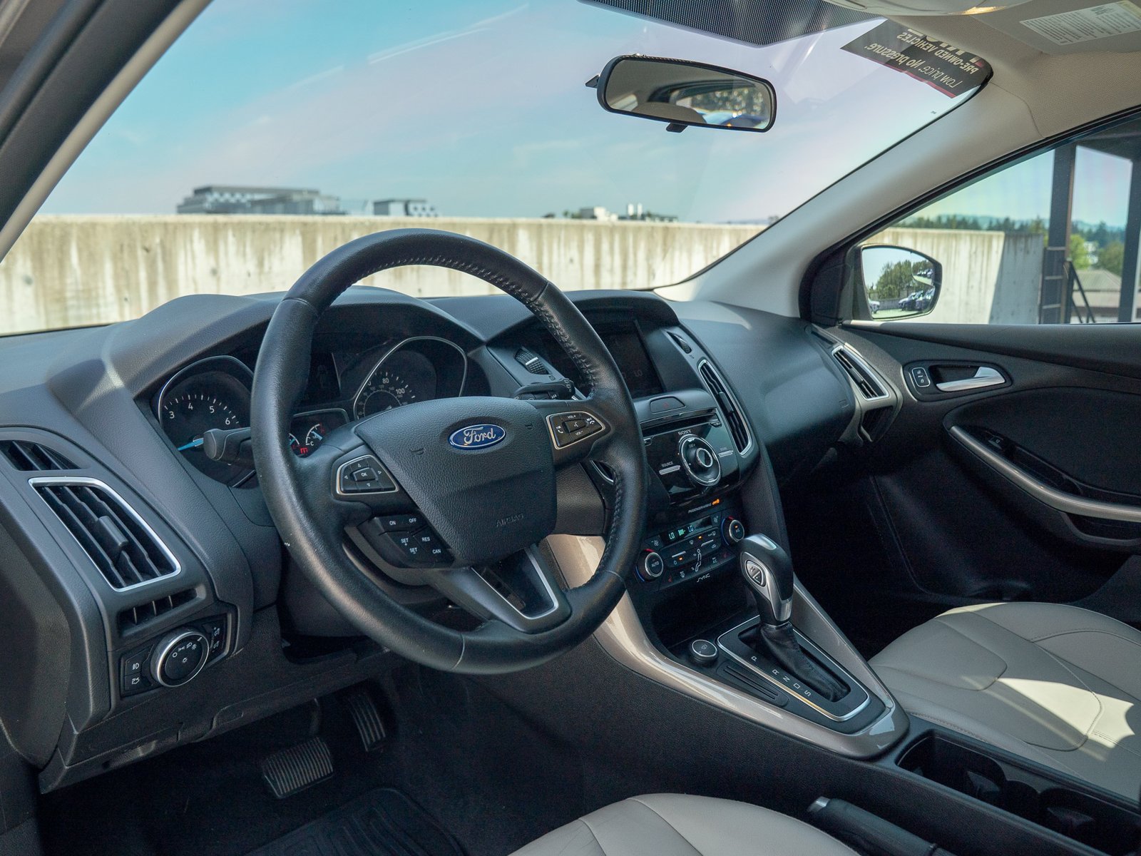 Used 2015 Ford Focus Titanium FWD image 15
