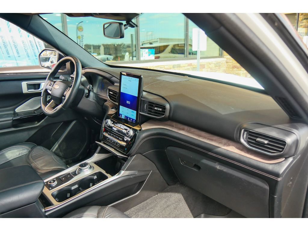 Used 2022 Ford Explorer Platinum w/ Technology Package AWD/4WD image 14