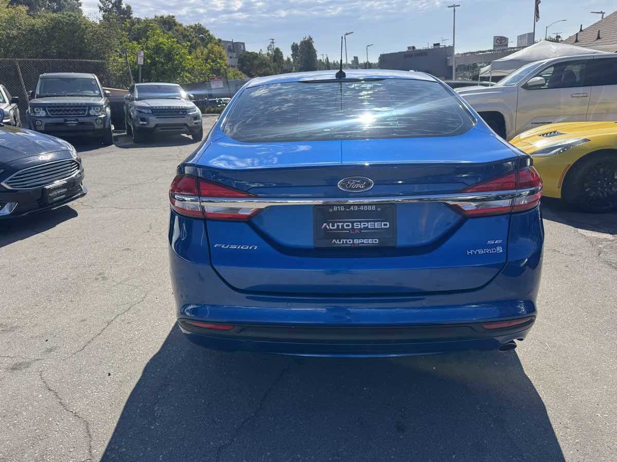 Used 2017 Ford Fusion SE image 4