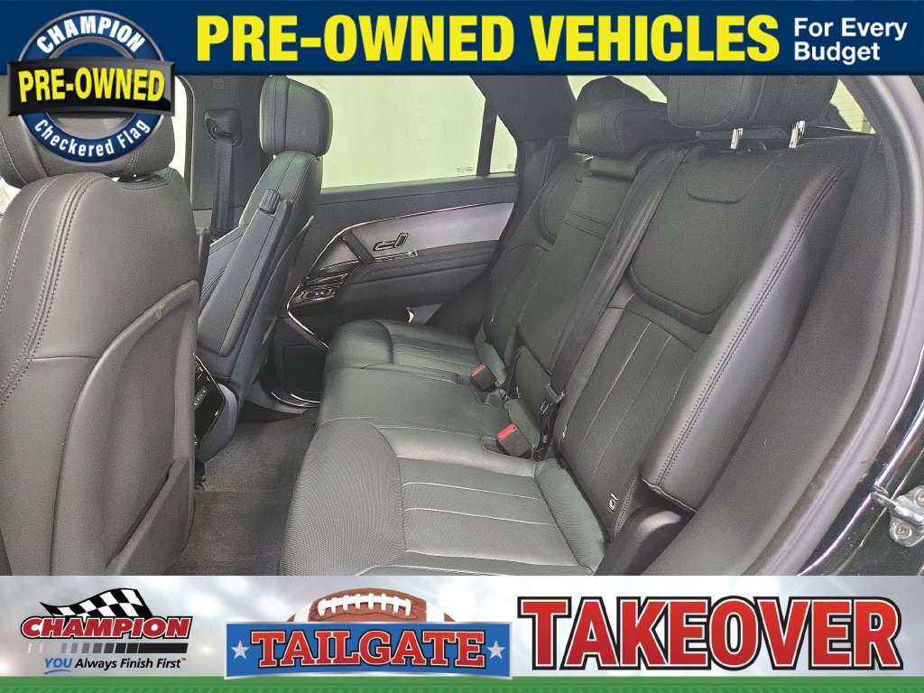 Used 2025 Land Rover Range Rover Sport SE AWD/4WD image 19