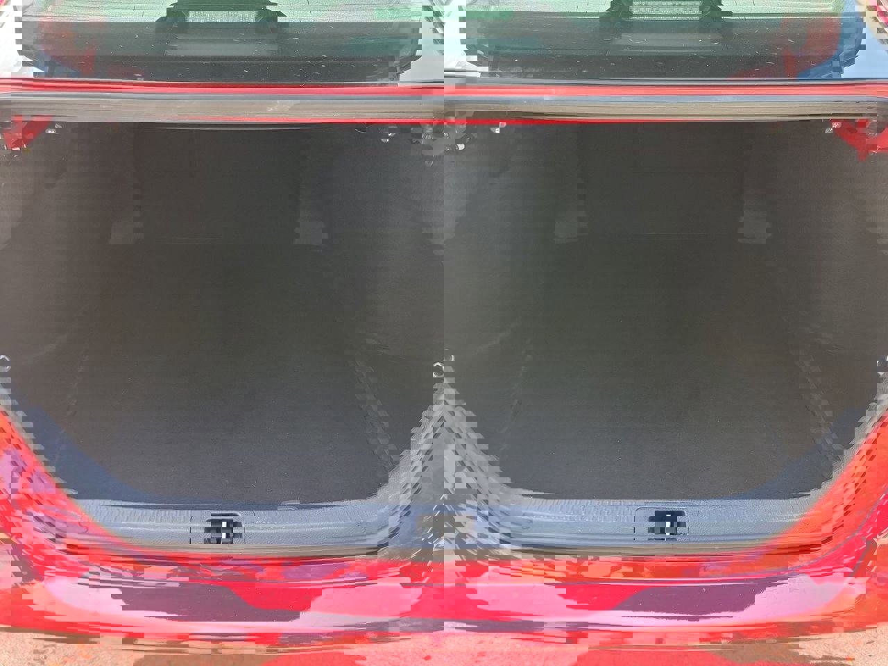 Used 2025 Toyota Camry LE image 9