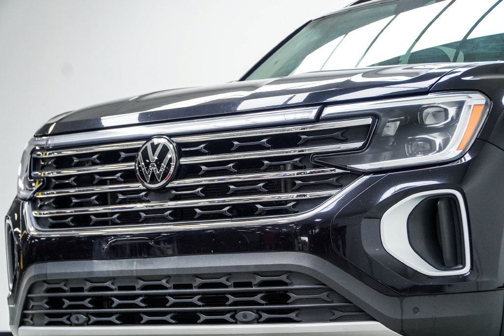 Used 2024 Volkswagen Atlas SE AWD/4WD image 2