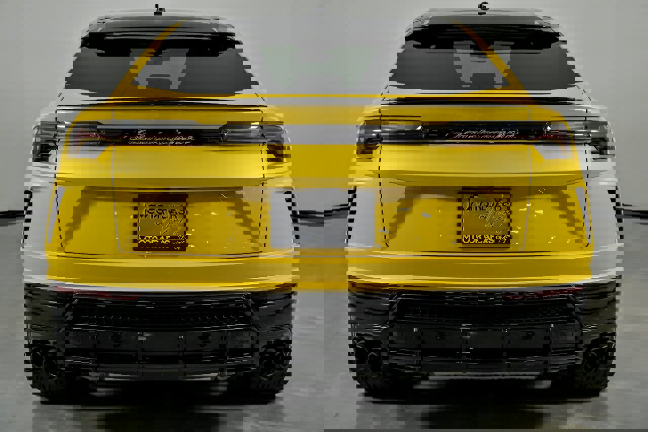 Used 2022 Lamborghini Urus image 11