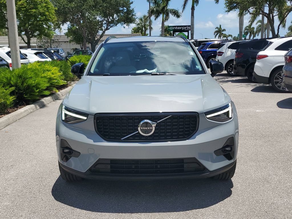 Used 2026 Volvo XC40 B5 Plus AWD/4WD image 9