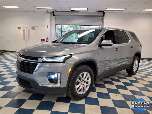 Used 2023 Chevrolet Traverse LS w/ Safety Package image 3