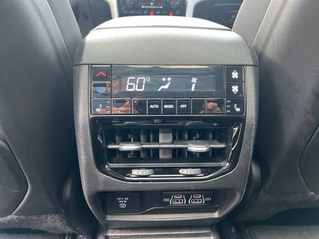 Used 2023 Jeep Grand Cherokee L Limited AWD/4WD image 19