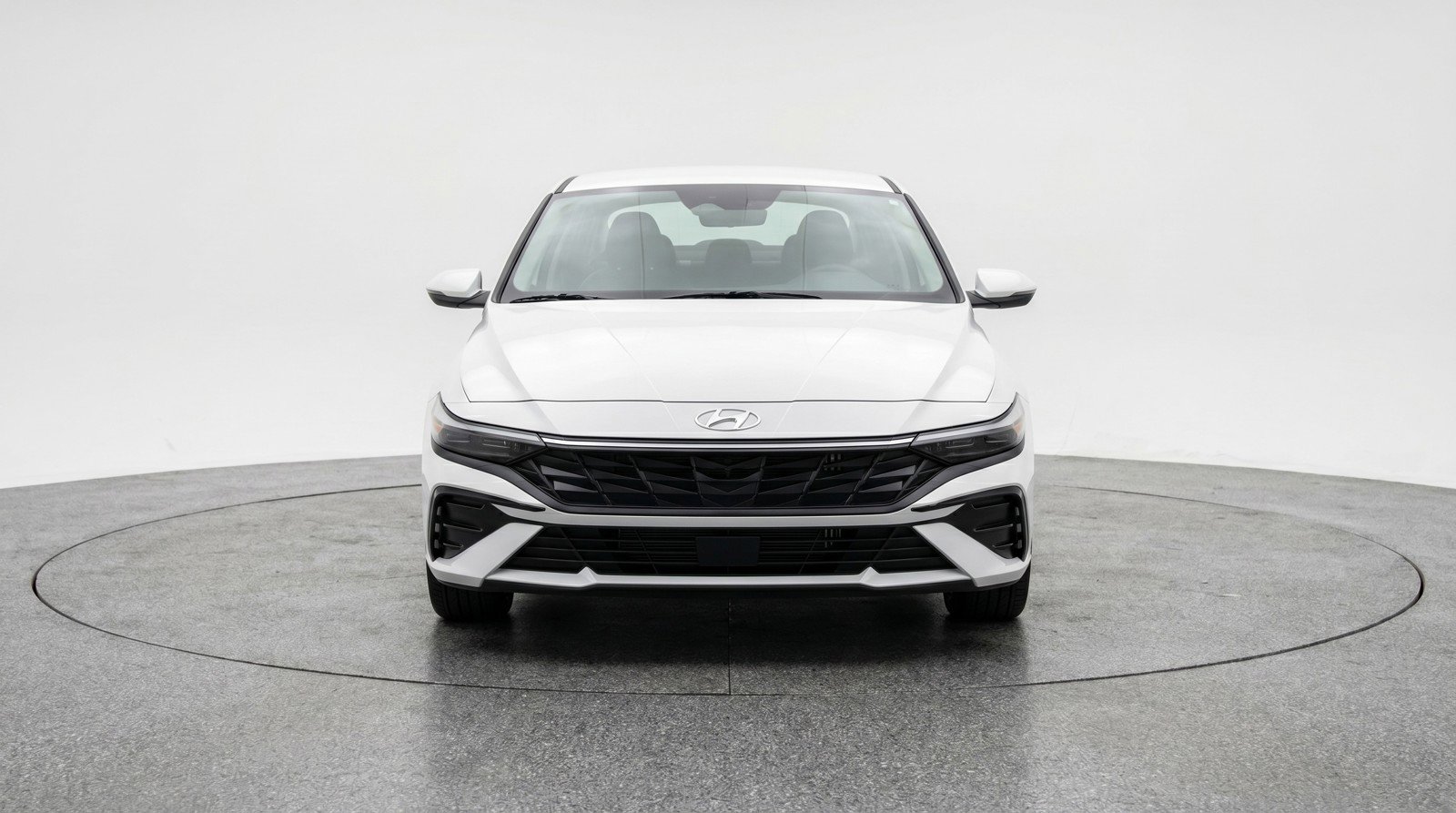 Used 2025 Hyundai Elantra SEL FWD image 2
