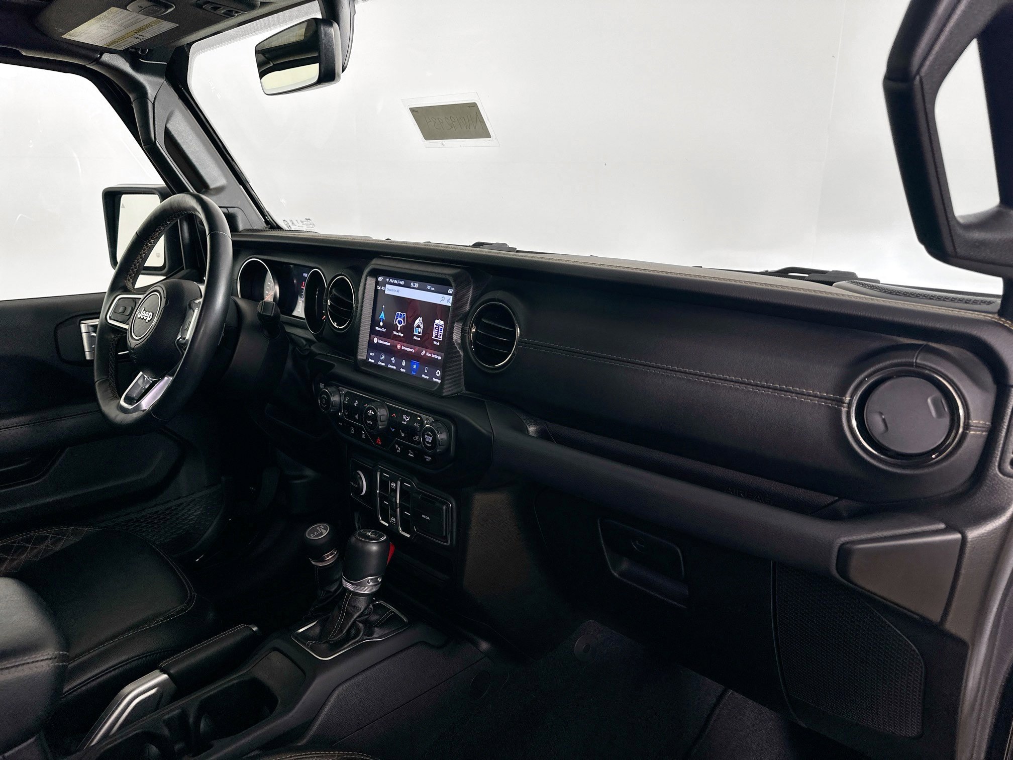 Used 2022 Jeep Wrangler Unlimited Sahara AWD/4WD image 35