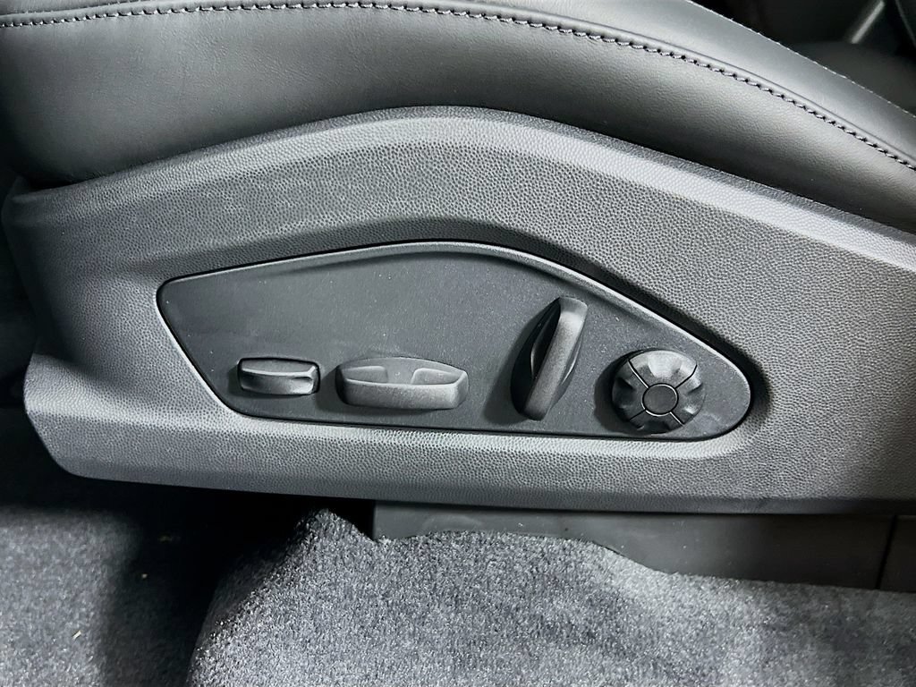 New 2026 Porsche Macan 4 Electric AWD/4WD image 22