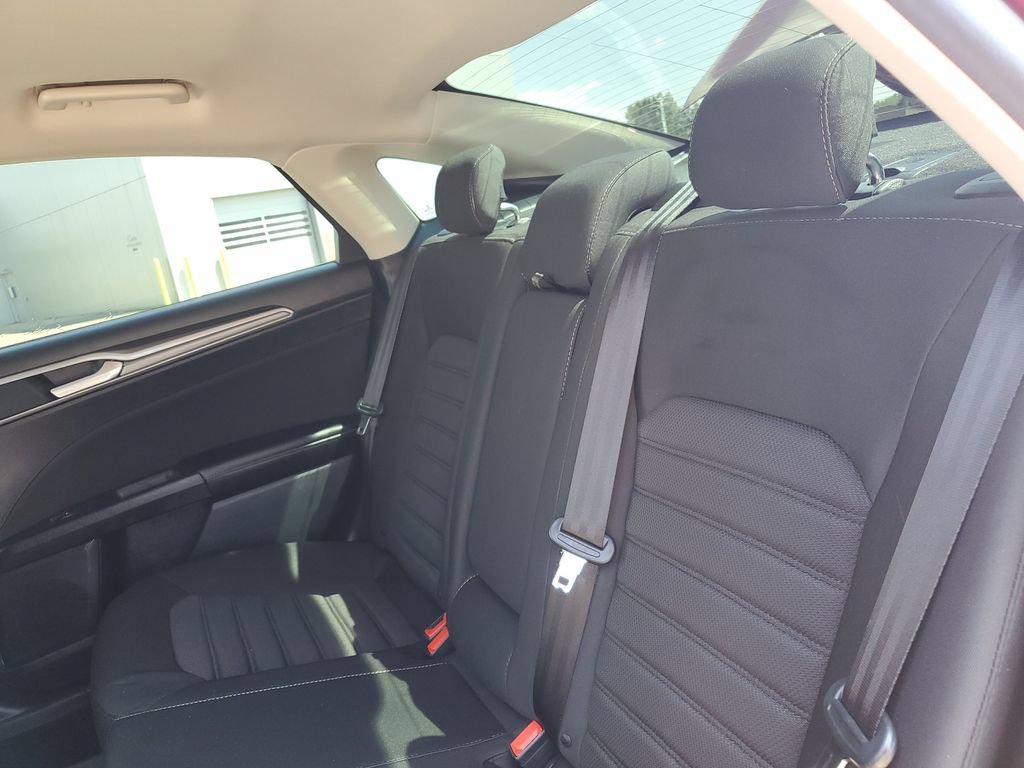 Used 2020 Ford Fusion SE FWD image 30