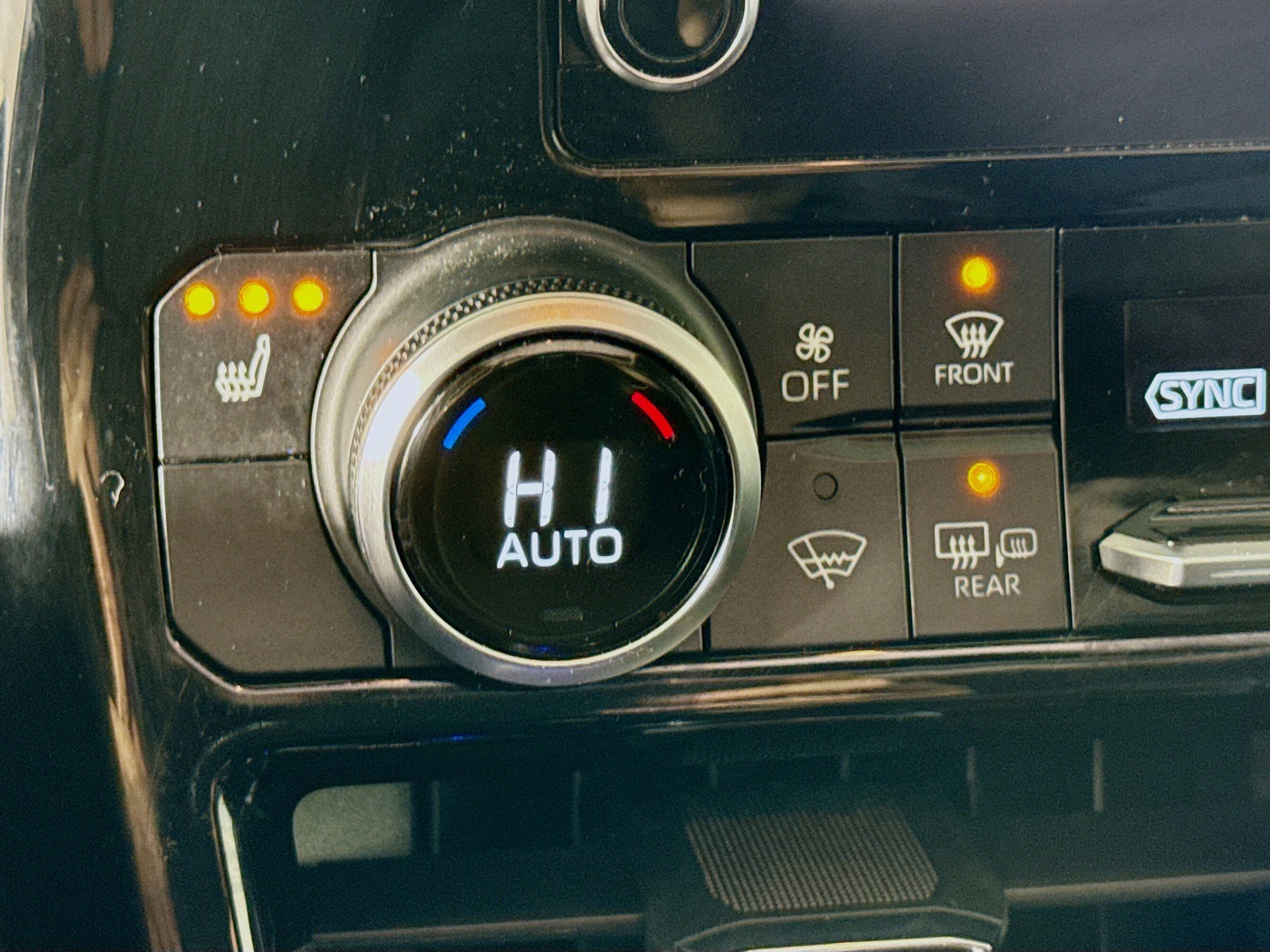 Used 2023 Toyota Highlander XLE AWD/4WD image 21